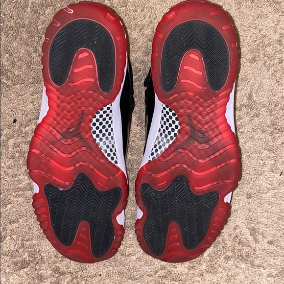 Air Jordan 11 Retro ‘Bred’ - Picture 3 of 4